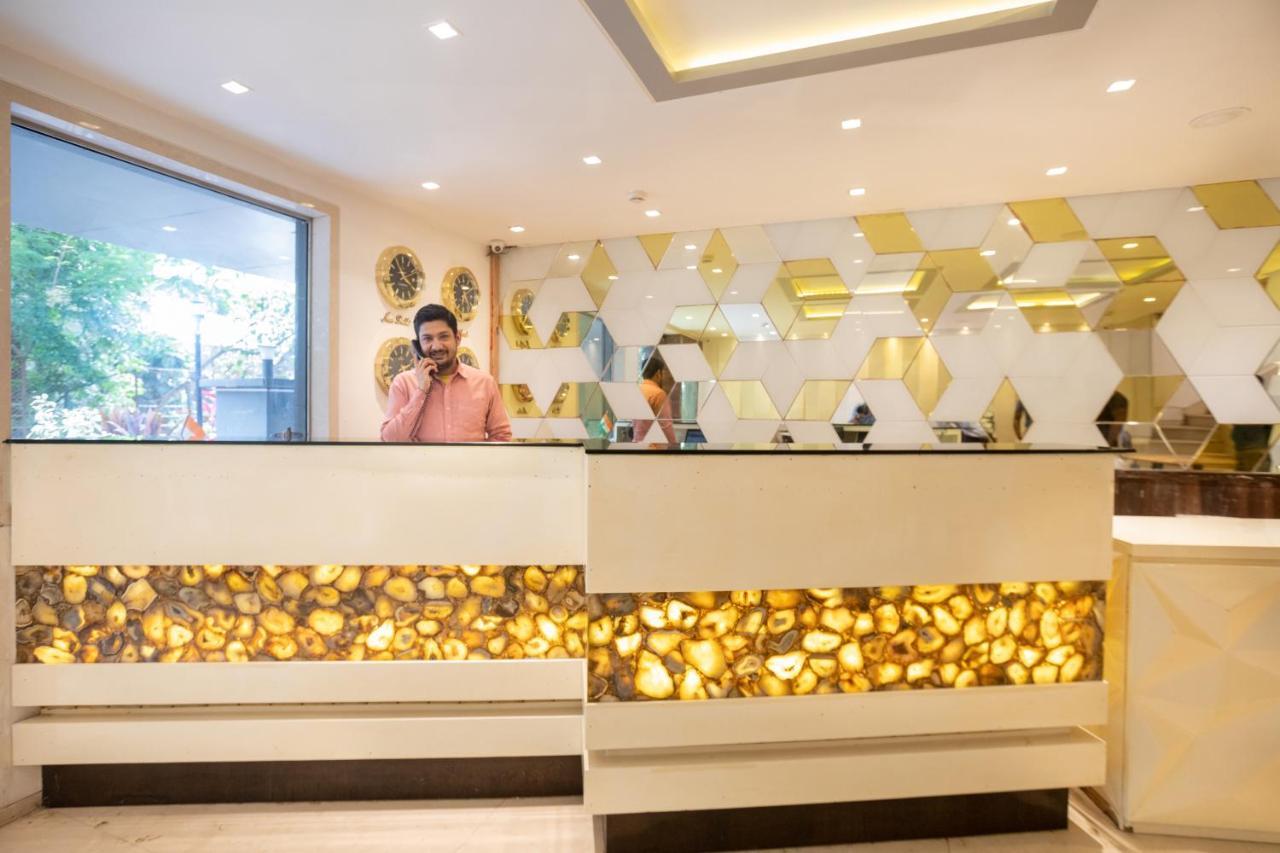Hotel Supreme - Cuffe Parade Mumbai Exterior photo