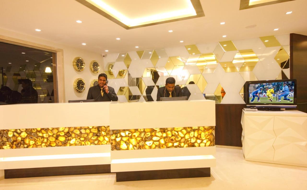 Hotel Supreme - Cuffe Parade Mumbai Exterior photo