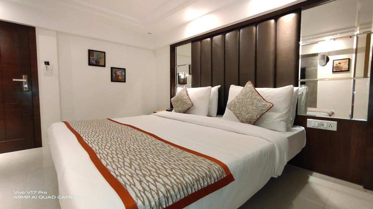 Hotel Supreme - Cuffe Parade Mumbai Exterior photo