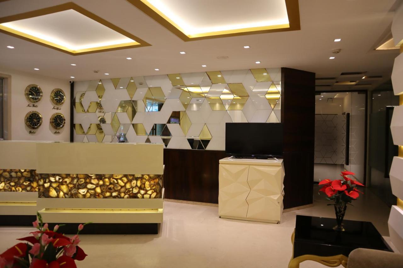 Hotel Supreme - Cuffe Parade Mumbai Exterior photo