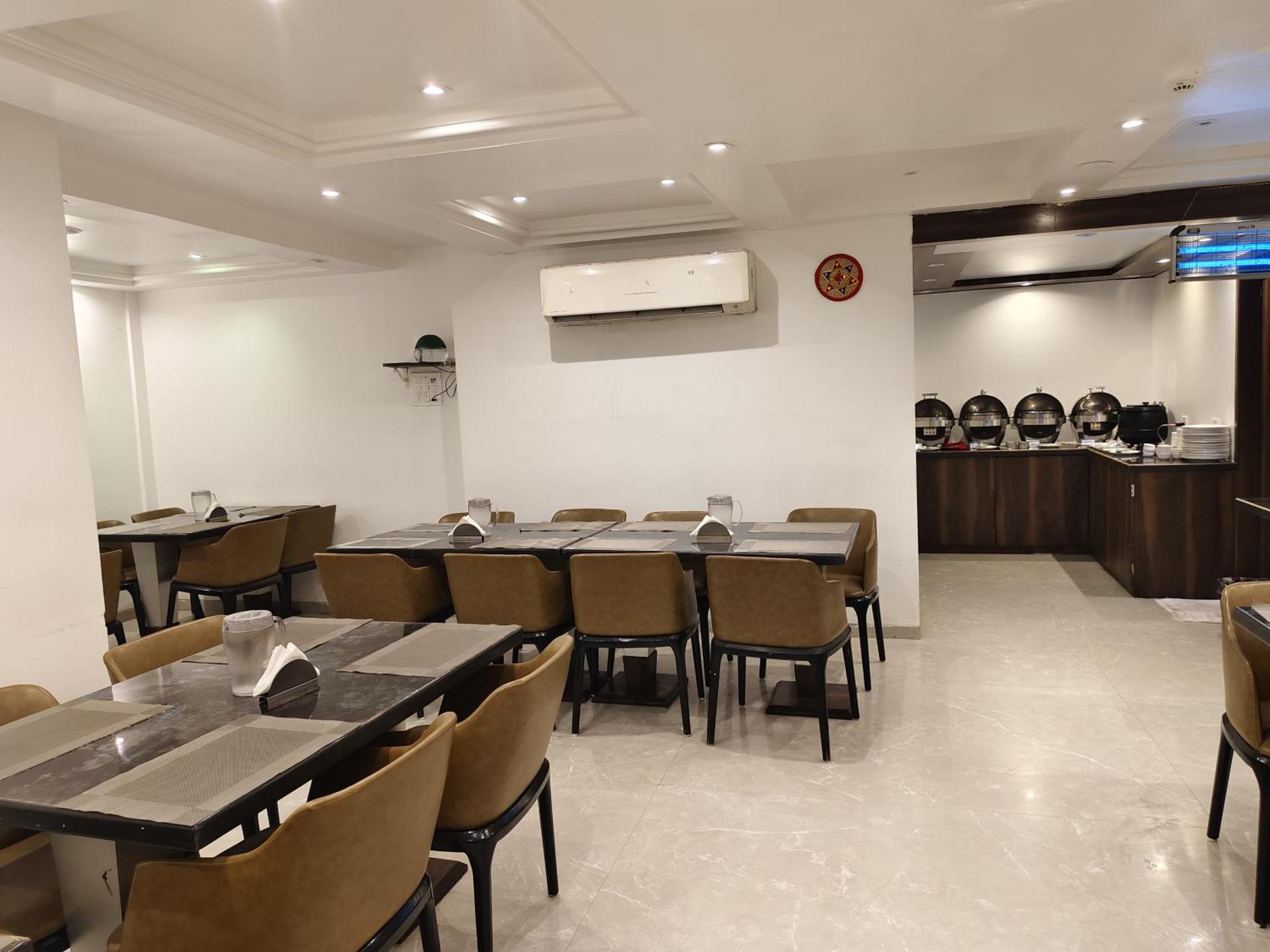Hotel Supreme - Cuffe Parade Mumbai Exterior photo
