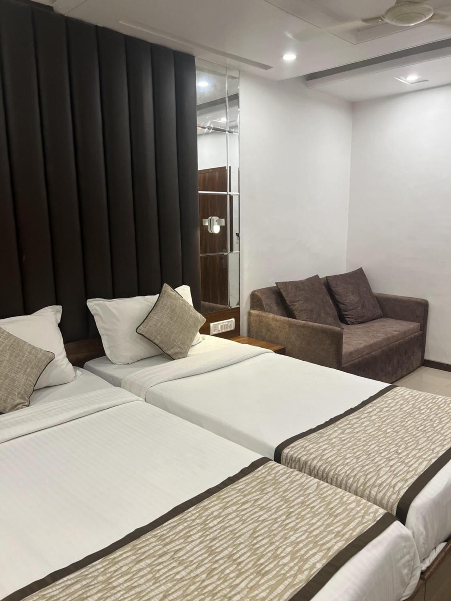 Hotel Supreme - Cuffe Parade Mumbai Exterior photo