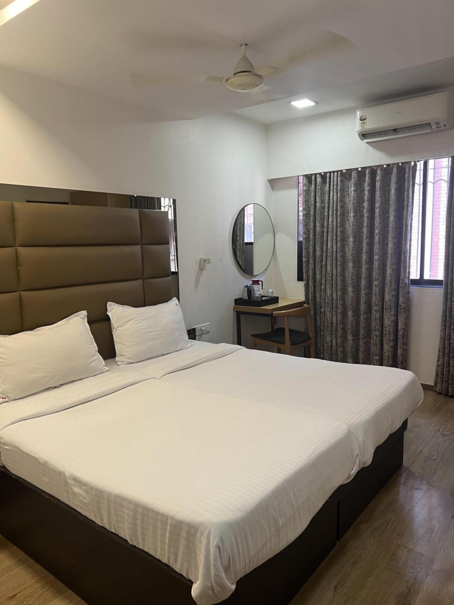 Hotel Supreme - Cuffe Parade Mumbai Exterior photo