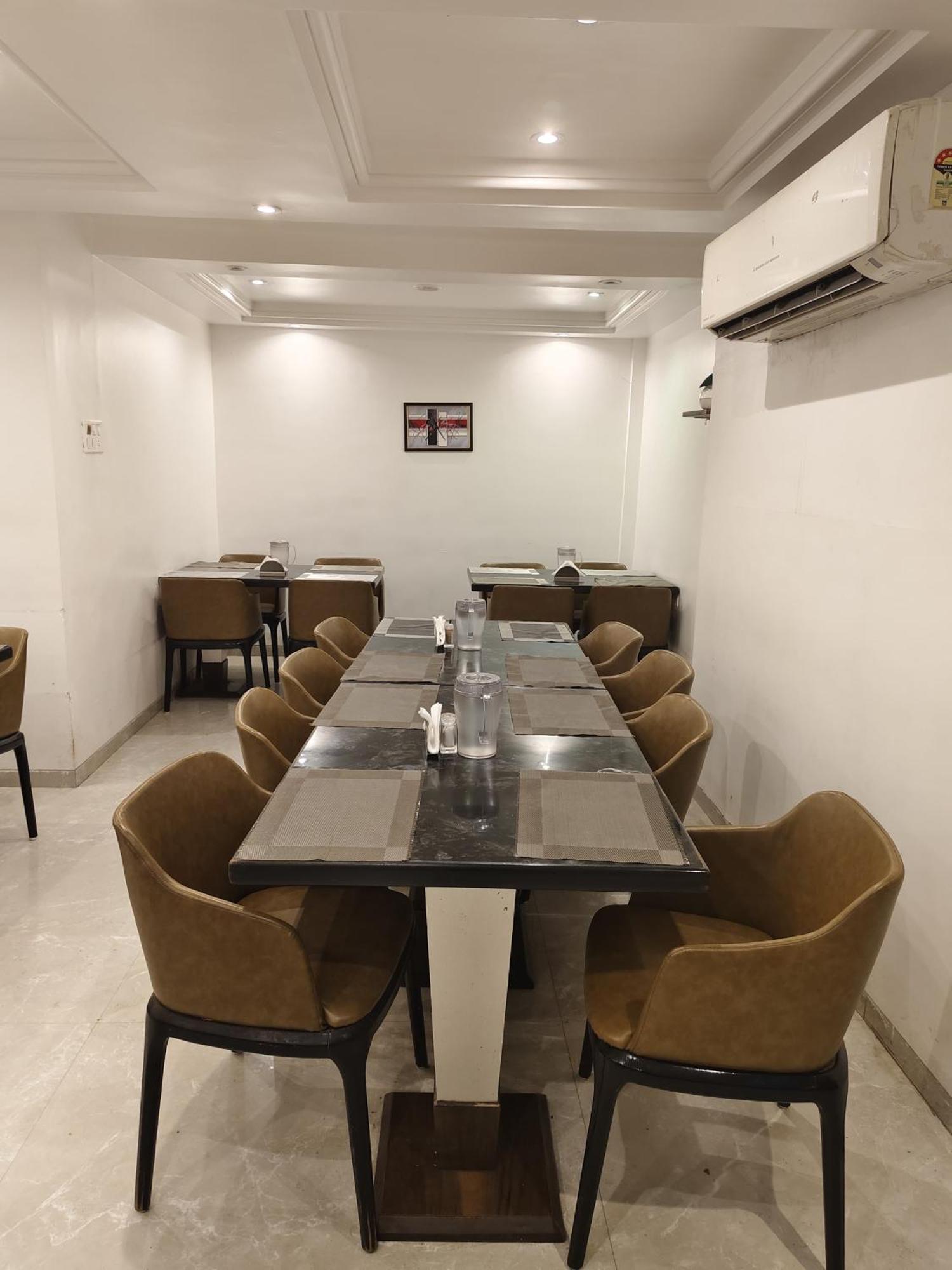 Hotel Supreme - Cuffe Parade Mumbai Exterior photo