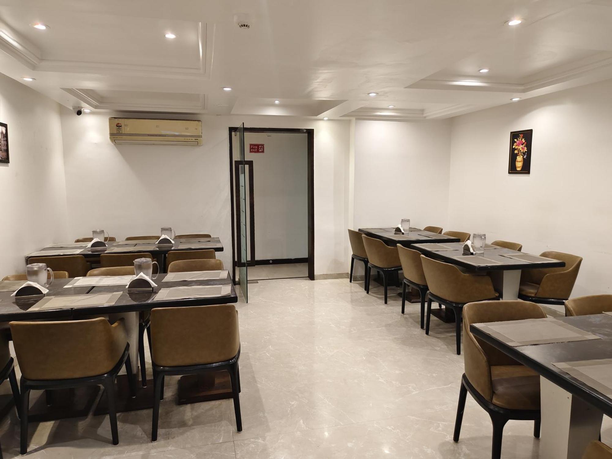 Hotel Supreme - Cuffe Parade Mumbai Exterior photo