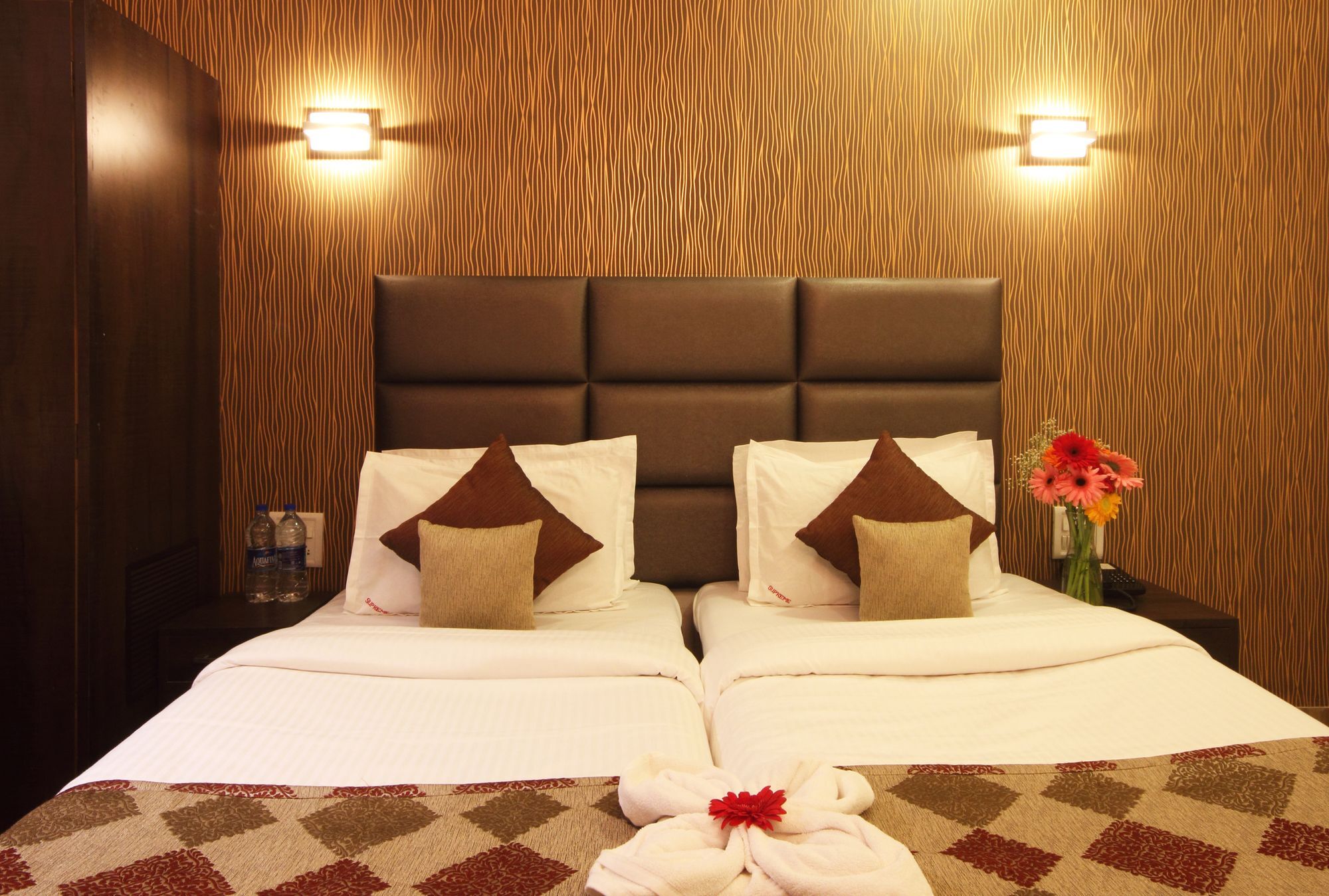 Hotel Supreme - Cuffe Parade Mumbai Exterior photo